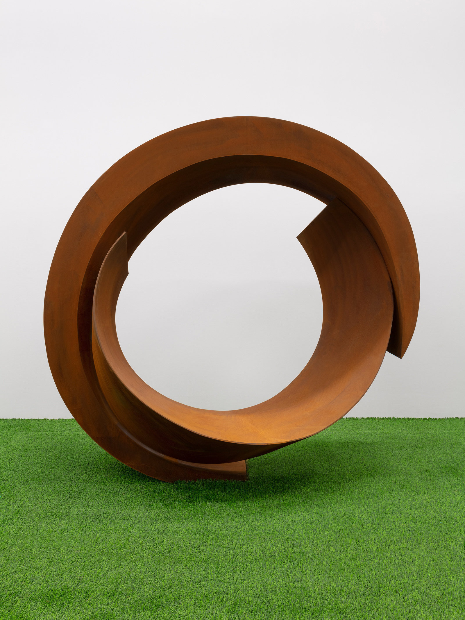 Pepper, helena, 2014 2018, cor ten steel, edition of 4, 80 5 8 x 83 3 8 x 50 3 4 in., 205 x 212 x 129 cm, non 60.576 pierre le hors