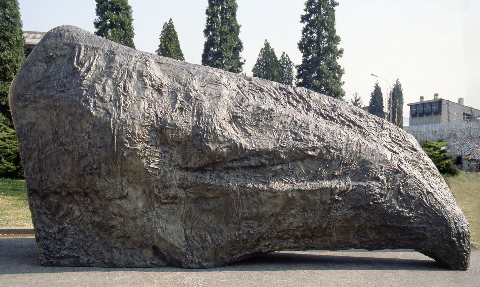 Abakanowicz skull ii 1600 xxx q85